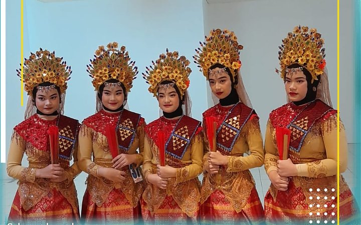 Grup Tari SMP Islam Alazka juara 1