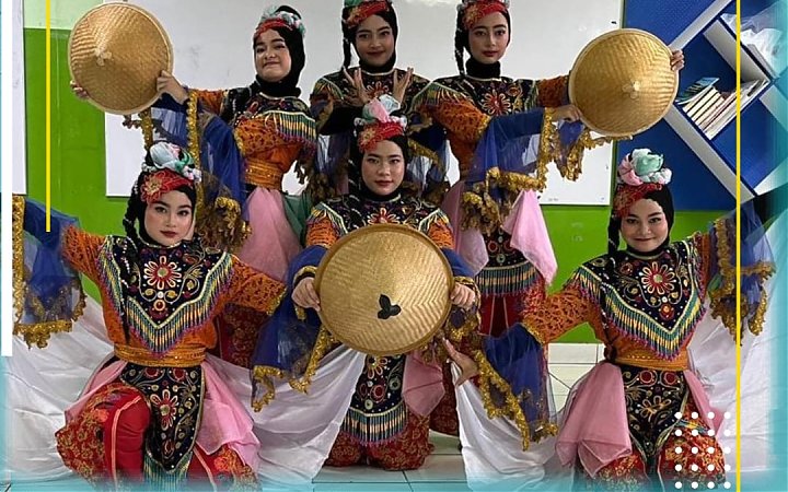 Juara 2 Lomba Tari Kreasi Nusantara